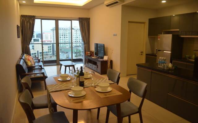 Elegant Living At loft Imago KK