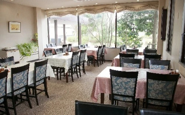 Business Hotel Central (Chiba)