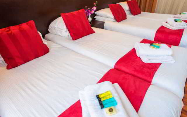 Hotel Falcon Plaza Centre