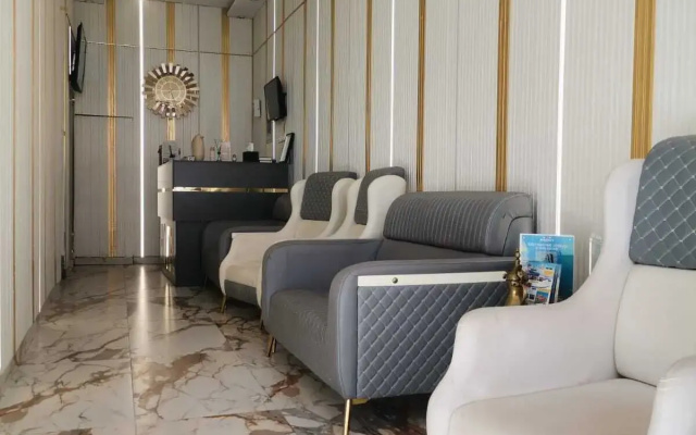 Holiday Season Hotel