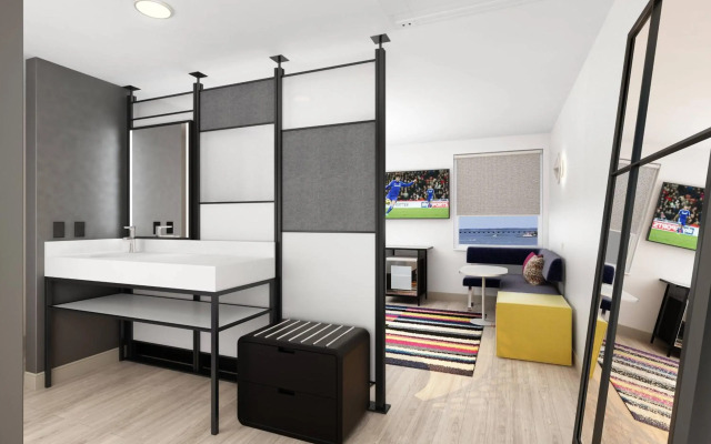 Aloft Dallas DFW Airport Grapevine