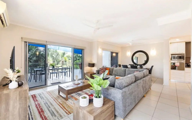 Zen Saltwater Retreat Balcony Pool Seaview