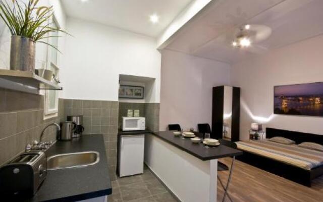 A&A Studio Apartments