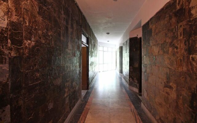 OYO 13324 Hotel Anamika