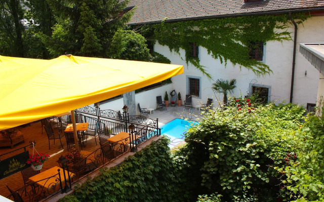 ROESLI Guest House