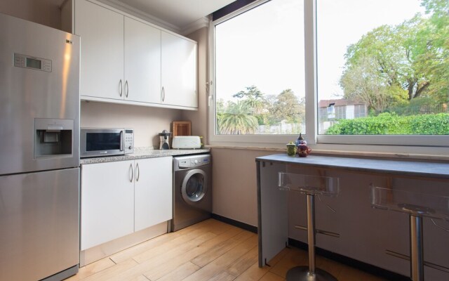 Liberty Penthouse Three-Bedroom Apartment - by LU Holidays