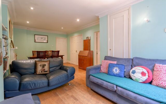 2 Bedroom Apartment With Garden in Chelsea