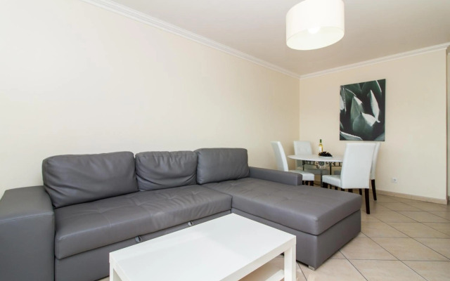 Oura Sunrise II Apartment by Stay-ici, Algarve Holiday Rental