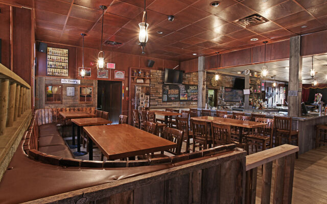 Guest House Inn & Suites