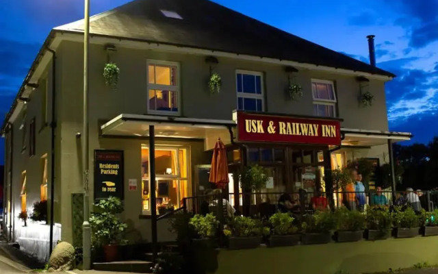 Usk And Railway Inn