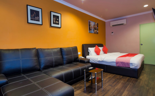 OYO 496 Hotel De Eco Inn