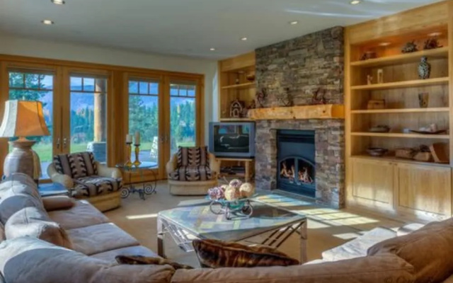 The Lodge at Trout Creek