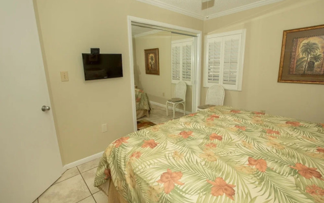 Inlet Reef 606 2 Bedroom Condo by RedAwning