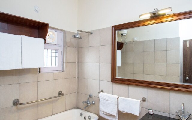 OYO 10949 Home Mount View 3BHK Villa Goverdhan Vilas