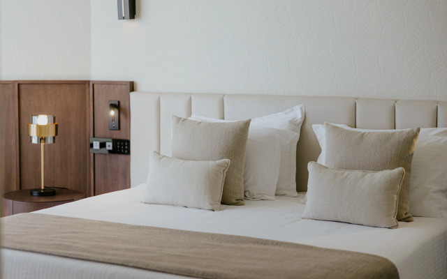 The Golden Coast Beach Hotel