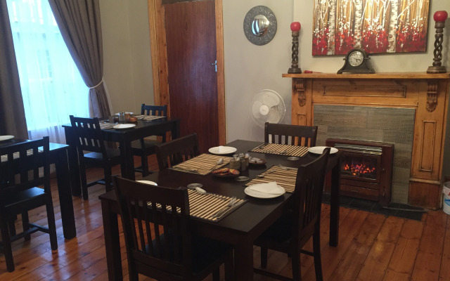 Tranquil House @ 851 College Avenue