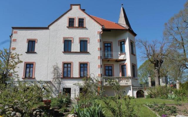 Ferienwohnung in Jugendstilvilla