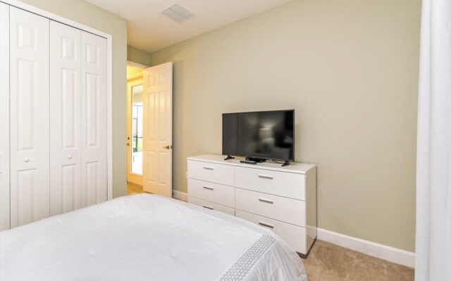 Solterra - 7004 Oak Wood Street