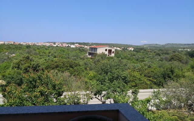 A1 Cozy Apt. w. big Garden, 2 Balconies & Grill