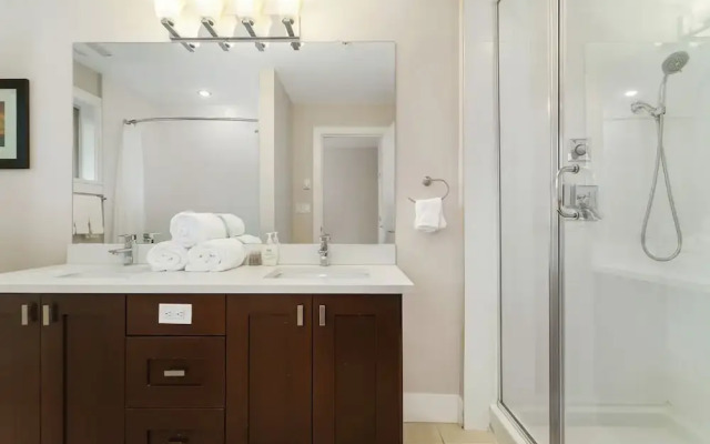 Opulent Oasis Exquisite 2Bedroom Retreat