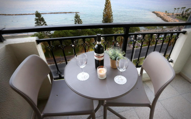 Pier Beach Hotel Apartments