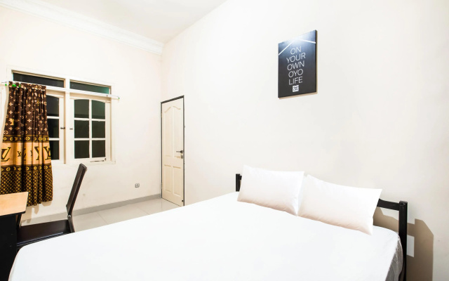 OYO Life 3053 Kost Putra Mm