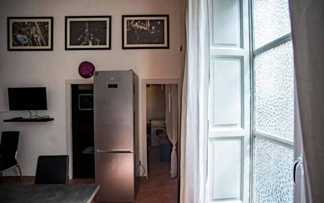 Travellers Photo Home