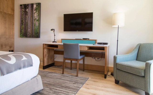 Sproat Lake Landing Resort