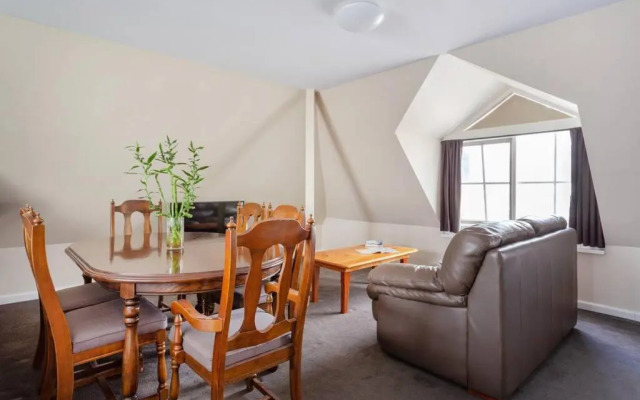 Upstairs Studio Apartment with street access