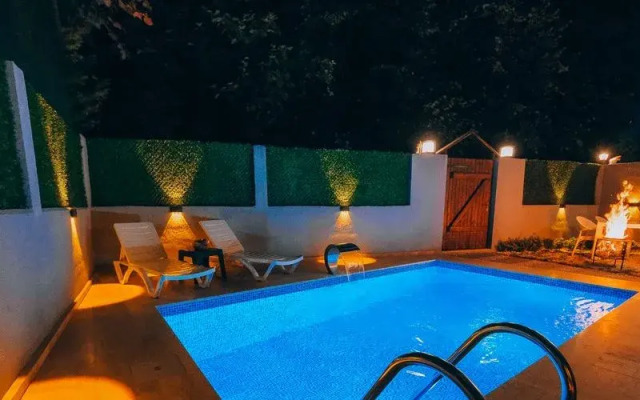 Alphan House