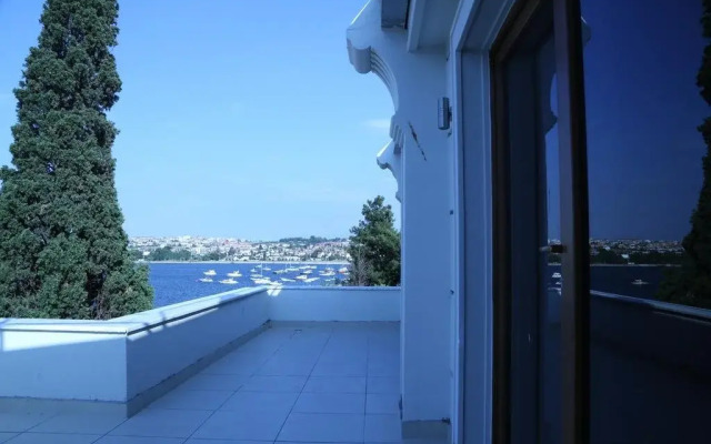Sea Golden Hotel & Restaurant
