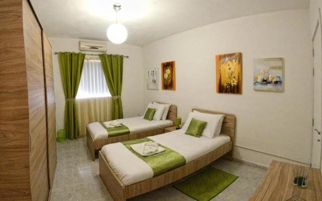 Village Corner 3 bedroom apartment with garage