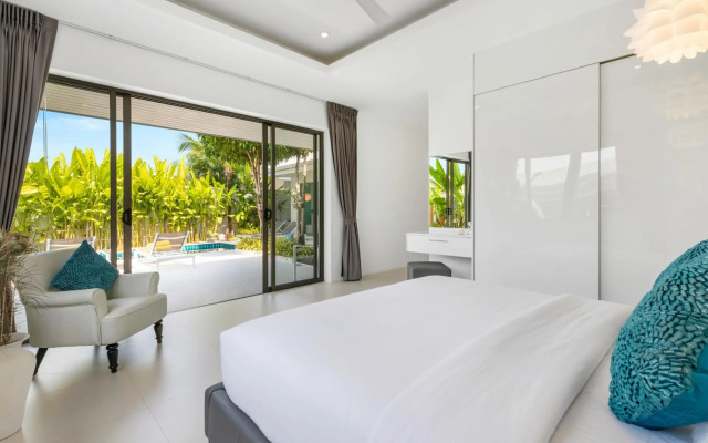 Villa White Orchid
