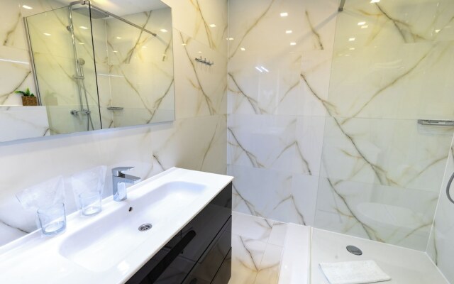 Luxury Penthouse Apt on beach Makarska