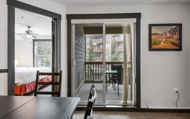 LARGE 3-Br 3-Ba | Ski In/Out | Pool & Hot Tubs | Central Upper Village Location