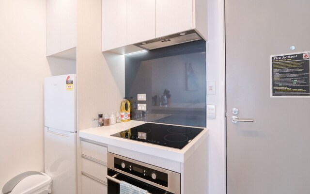Auckland CBD Brand New 2 BDR Apartment