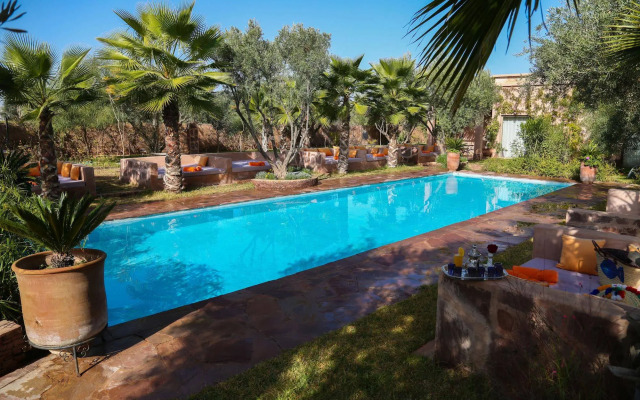 Le Clos des Oliviers by KMV