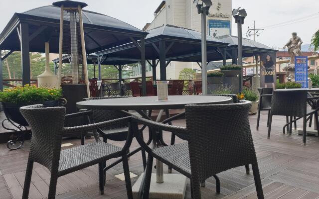 Chereville Spa Tourist Hotel