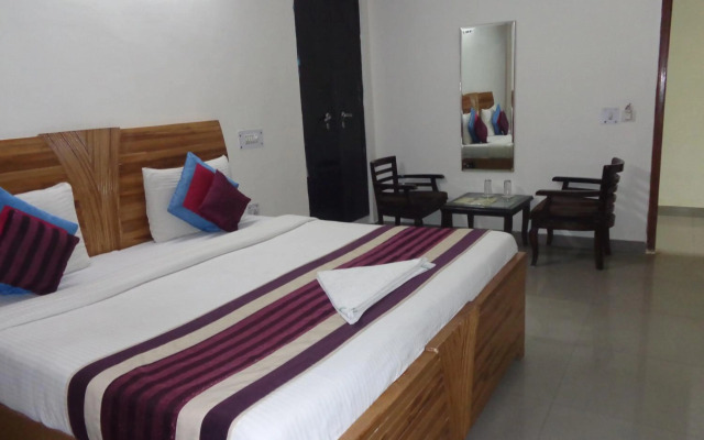 OYO 10662 Hotel Town Noida