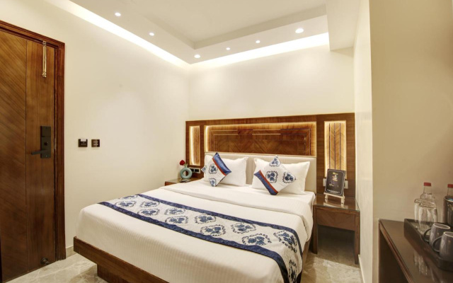 OYO 11325 Hotel Superb