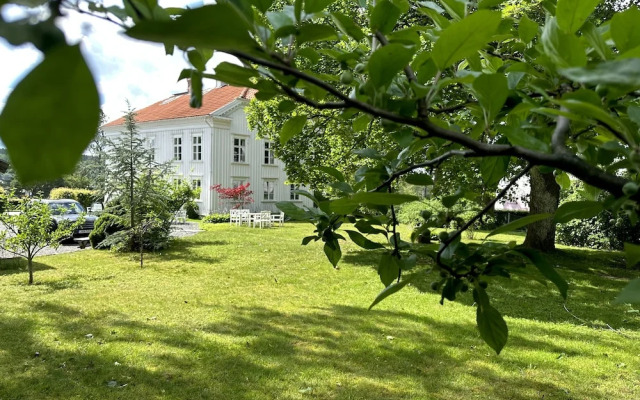 Kinna Bed & Breakfast
