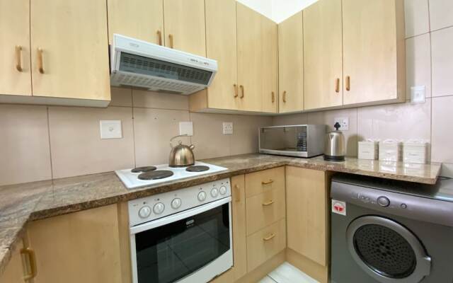 Searle's Manor - Apt 13