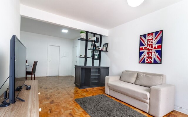 Amplo apartamento no centro, 2 quadras do metrô