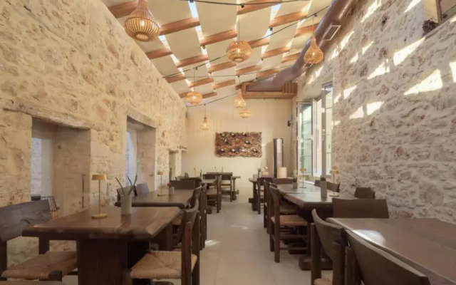 Manili Boutique Suites & Villas