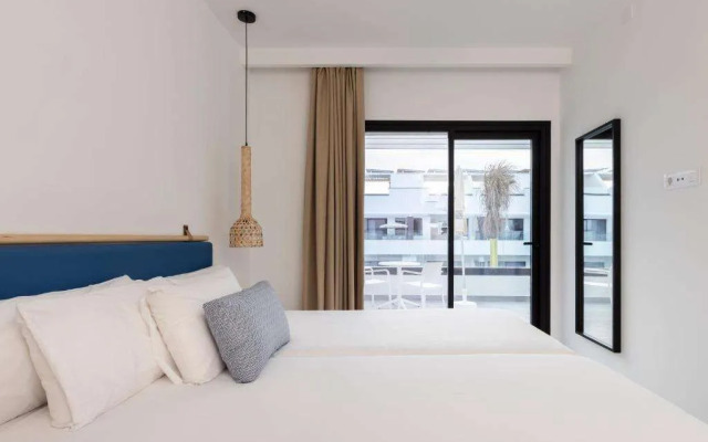 Esmeralda Cotillo Homes by LIVVO