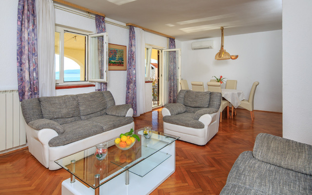 Holiday house Ante - 6m from the sea Seget Vranjica, Riviera Trogir