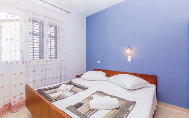 Amazing Home in Kampor With Wifi and 5 Bedrooms