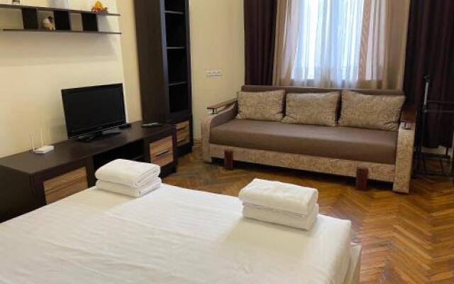 Avangard LChin*B Apartment