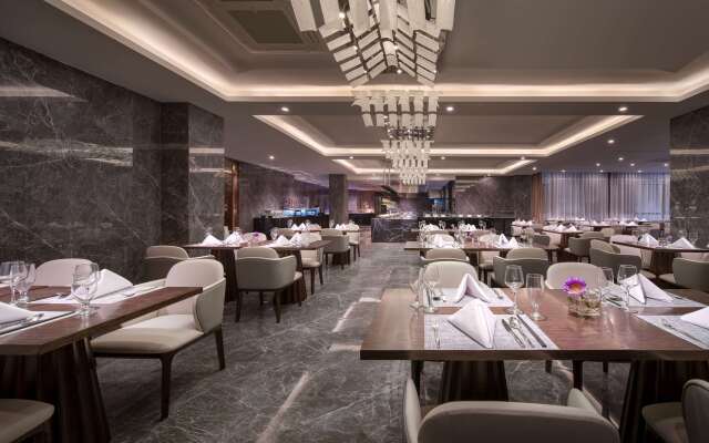 Howard Johnson by Wyndham LakeView Hotel Kunming