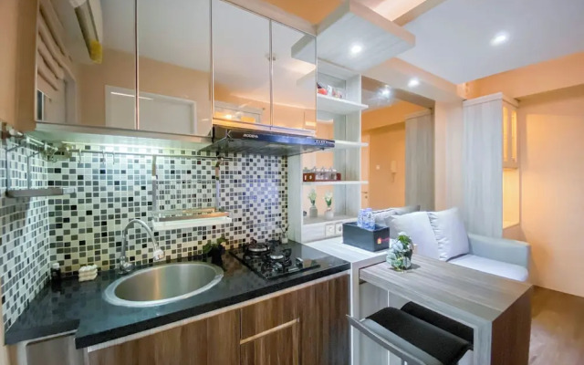 Best And Homey 2Br At Bassura City Apartment